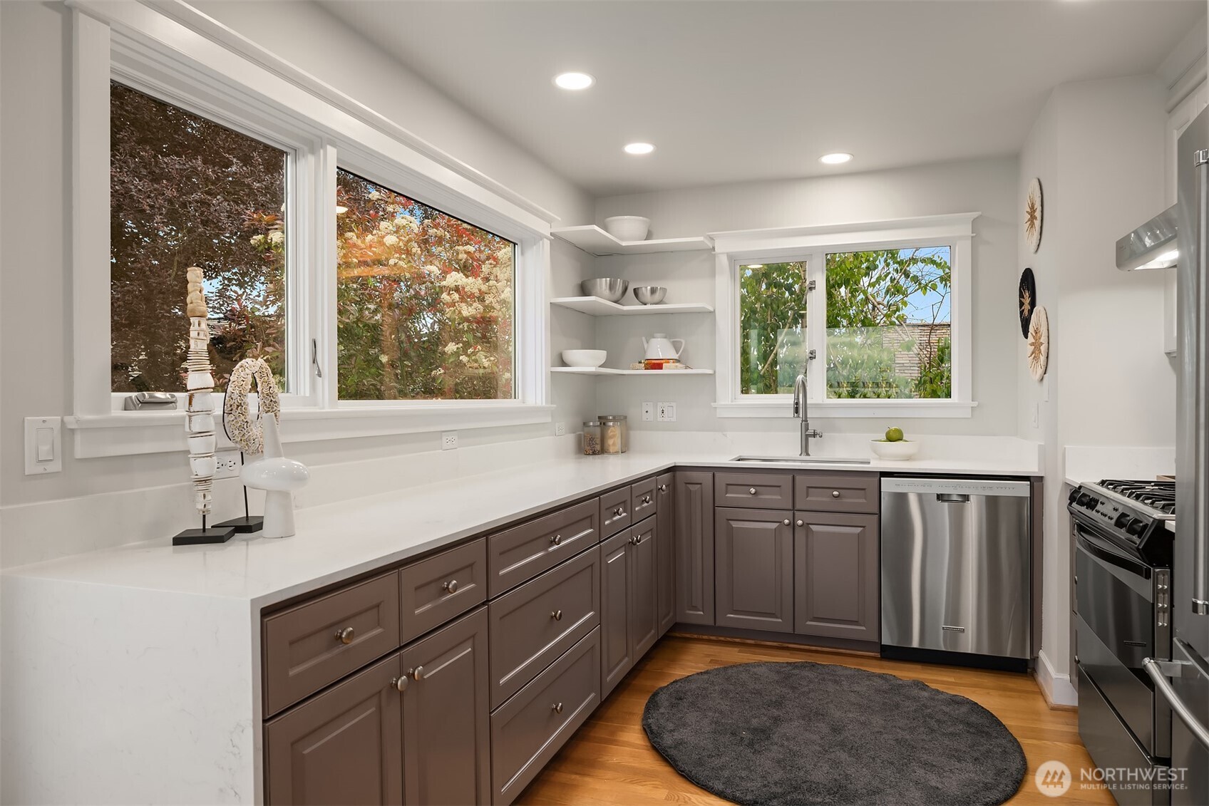 525 W Prospect Street #A, Seattle, WA 98119