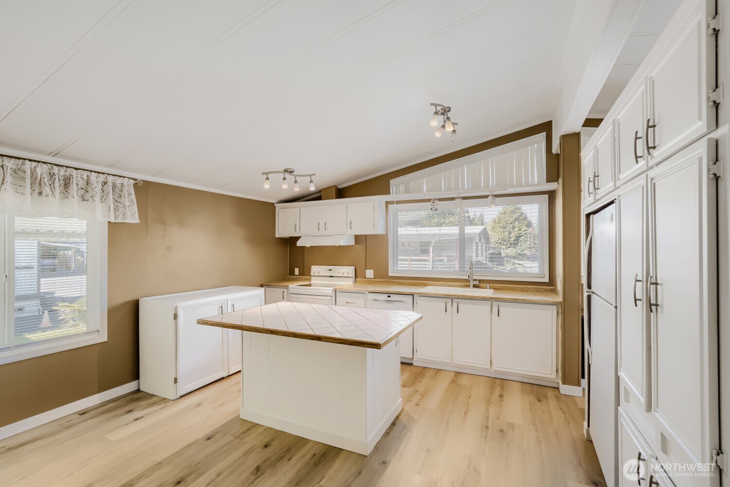 3611 I Street NE #16, Auburn, WA 98002
