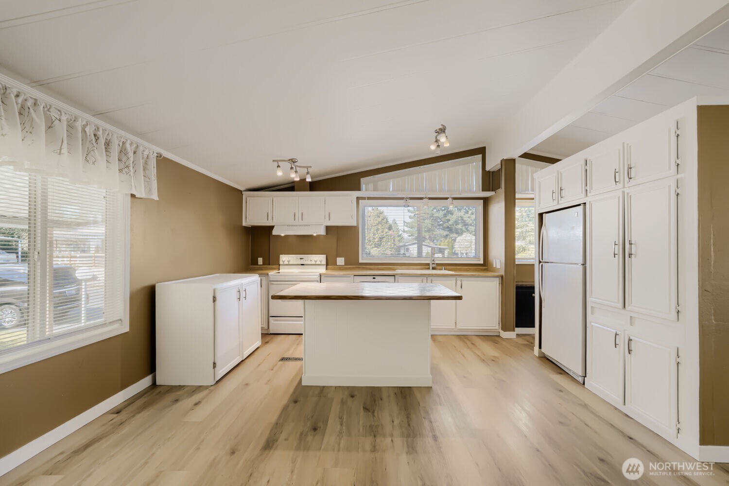 3611 I Street NE #16, Auburn, WA 98002