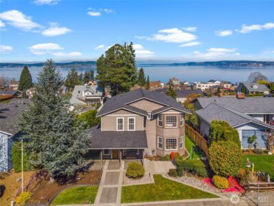 1607 Nisqually Street , Steilacoom, WA 98388