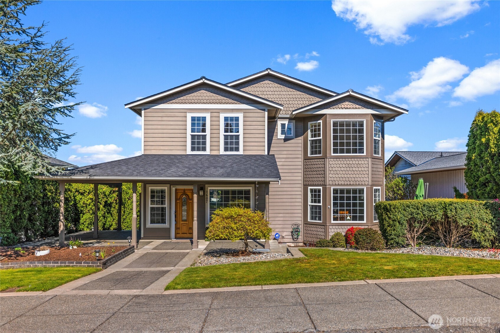 1607 Nisqually Street , Steilacoom, WA 98388