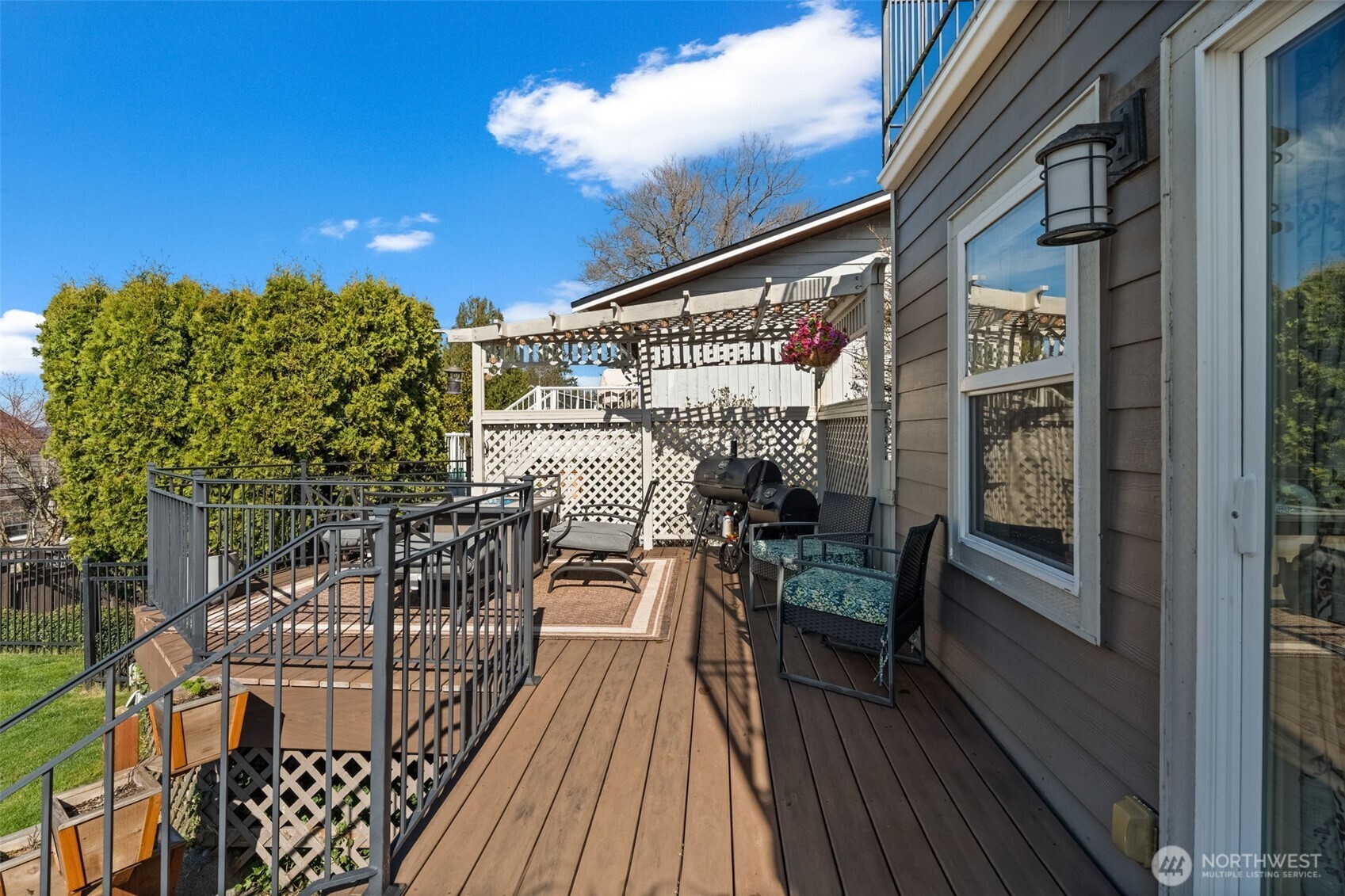 1607 Nisqually Street , Steilacoom, WA 98388