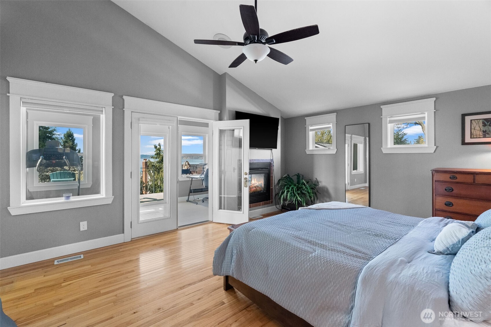 1607 Nisqually Street , Steilacoom, WA 98388