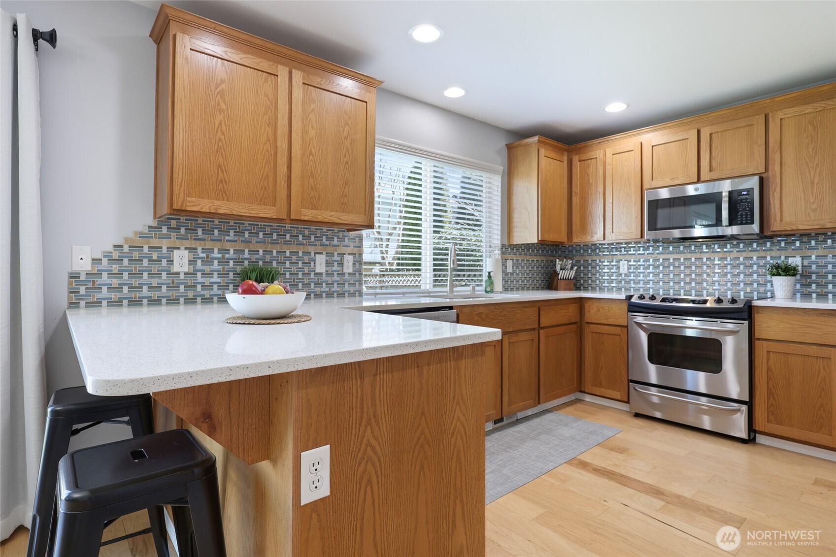 6914 Axis Street SE, Lacey, WA 98513