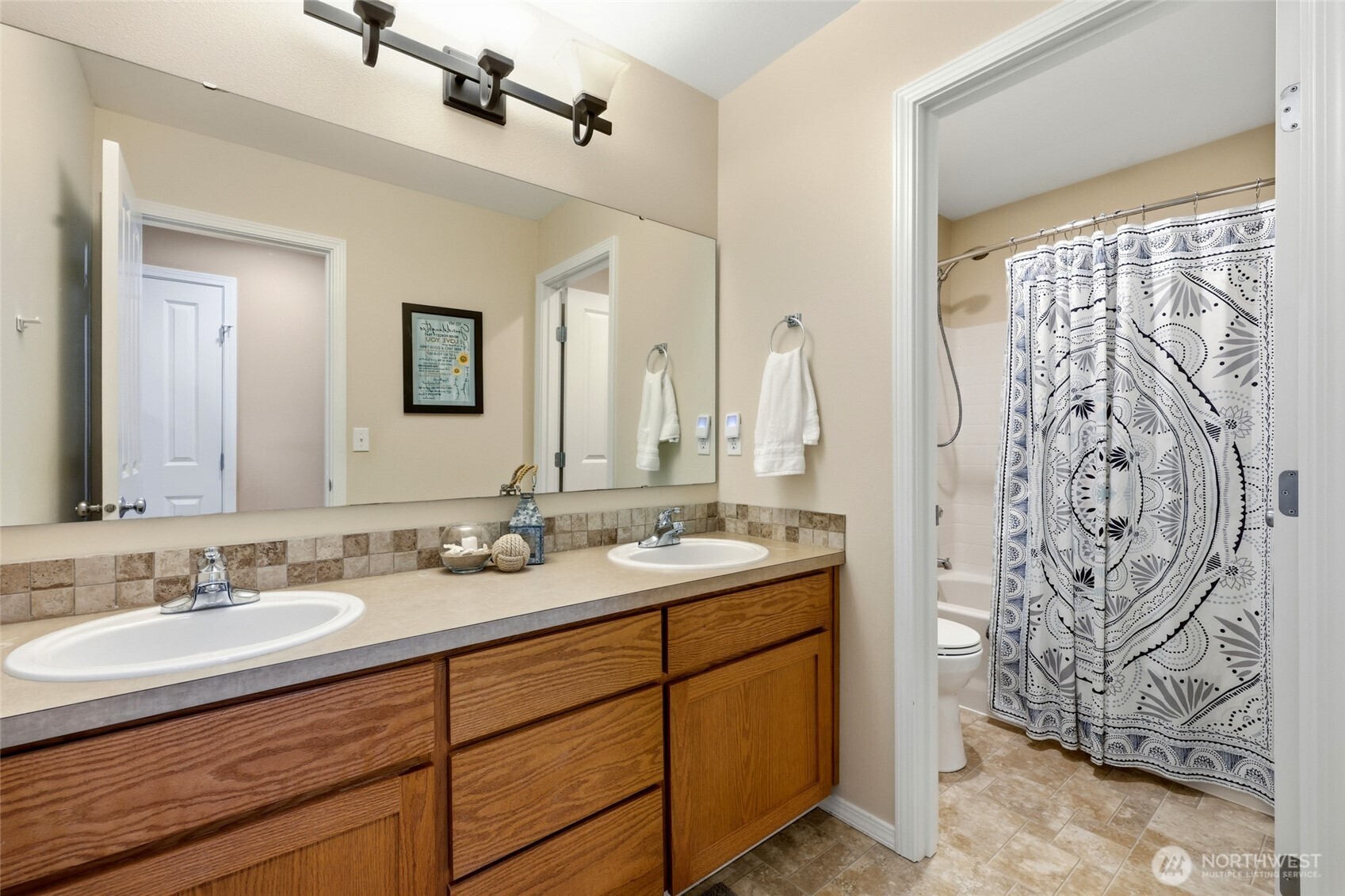 6914 Axis Street SE, Lacey, WA 98513