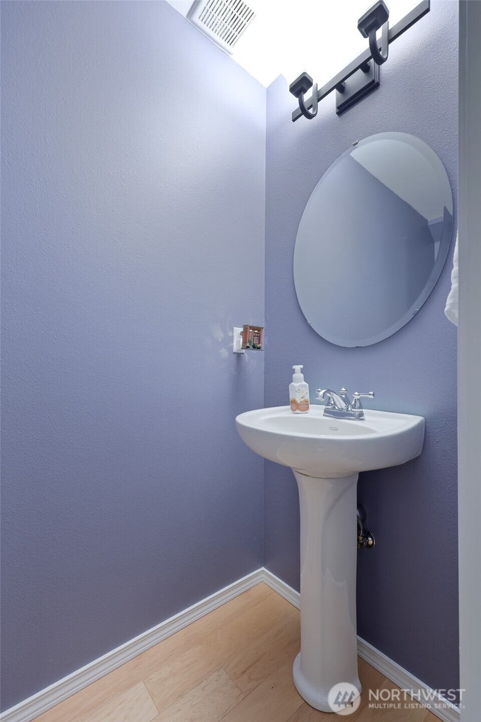 6914 Axis Street SE, Lacey, WA 98513