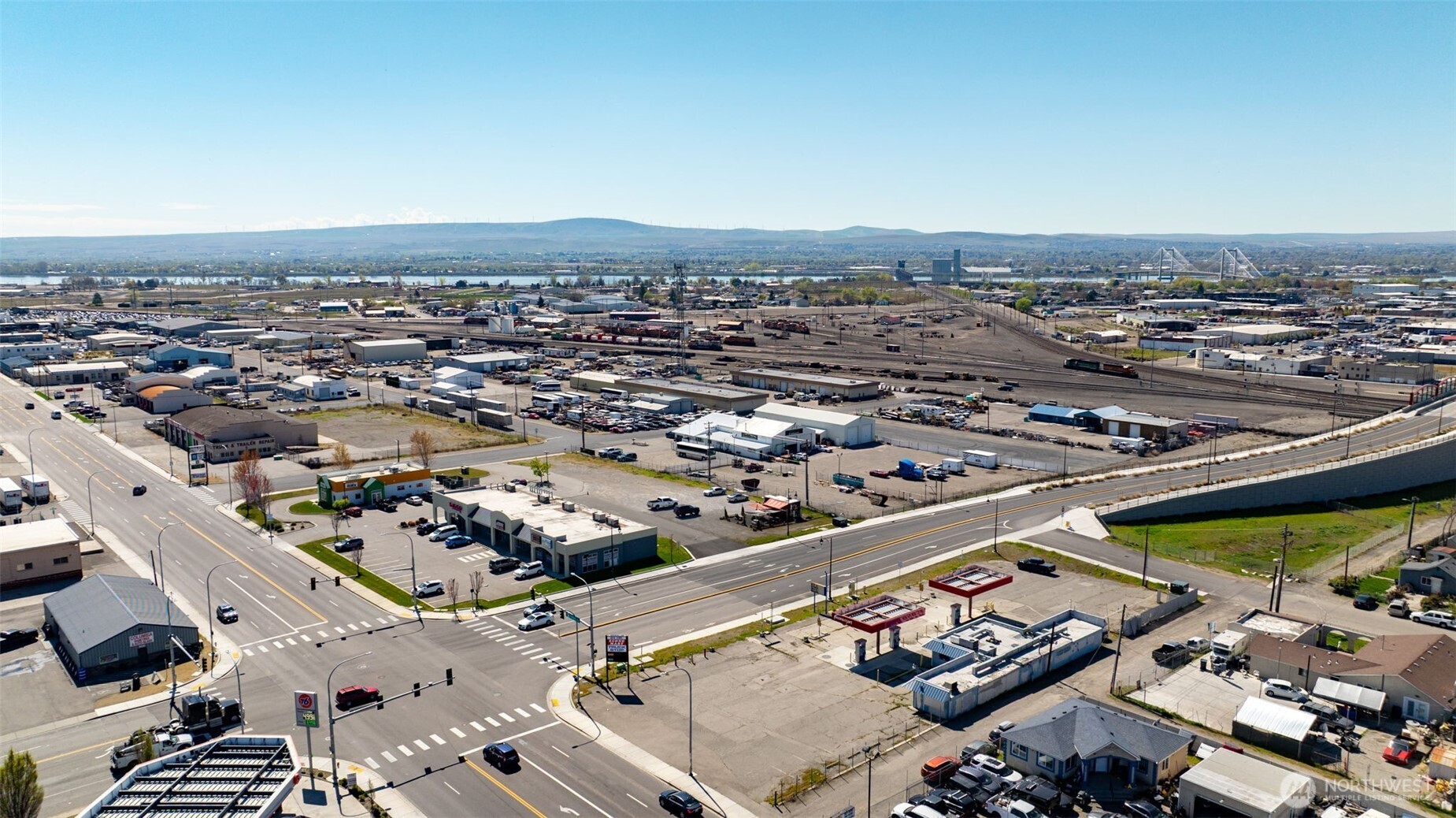 1211 E Lewis Street , Pasco, WA 99301-4306