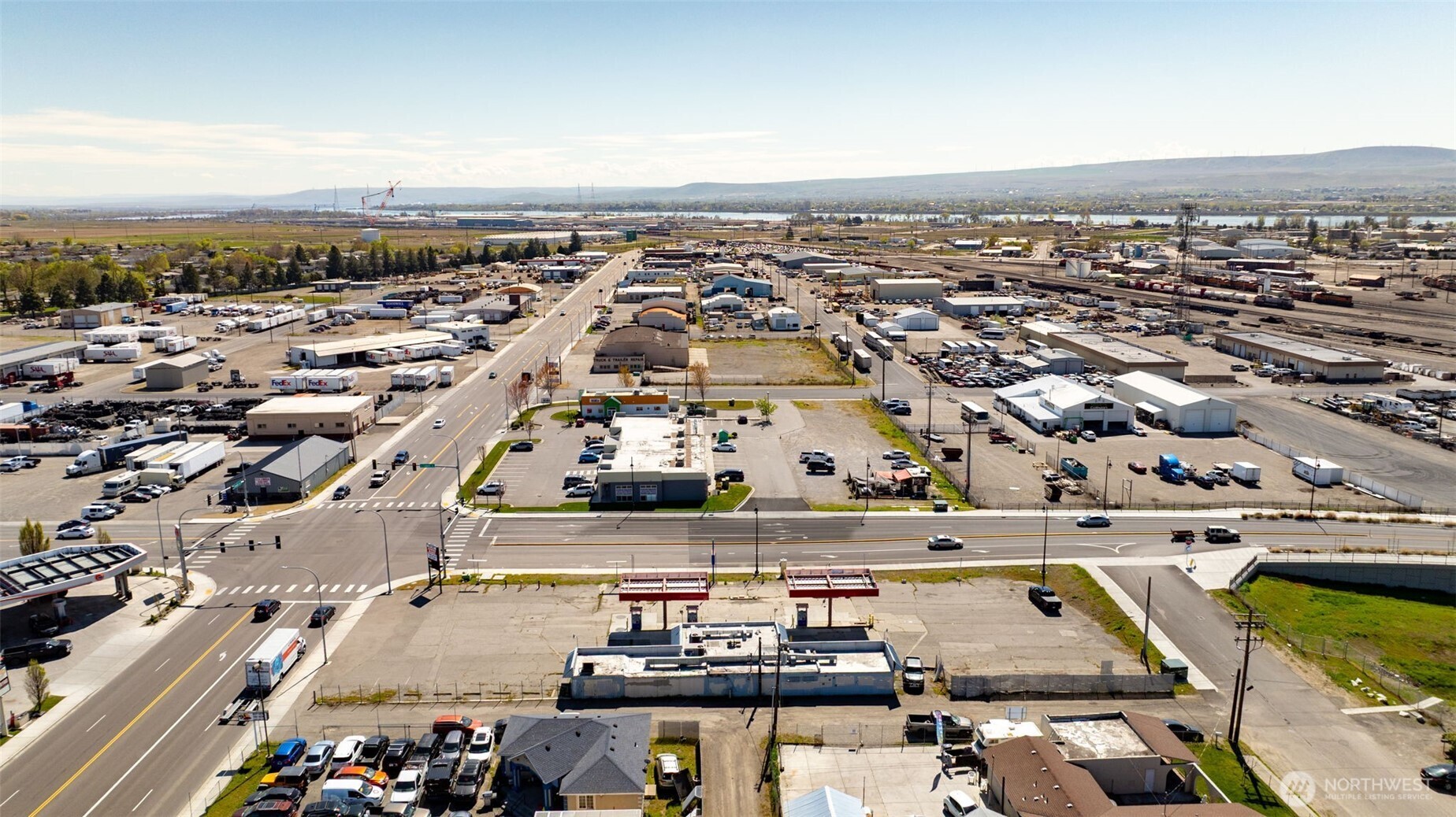 1211 E Lewis Street , Pasco, WA 99301-4306