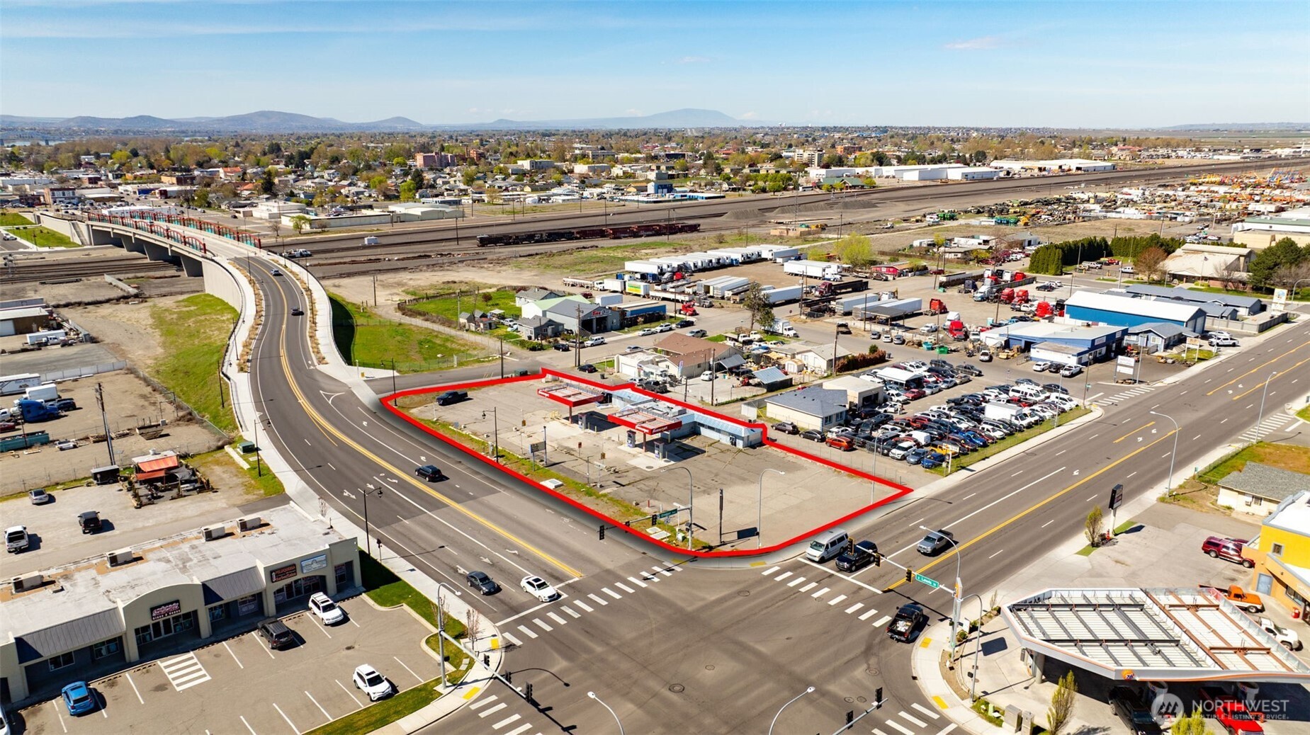 1211 E Lewis Street , Pasco, WA 99301-4306