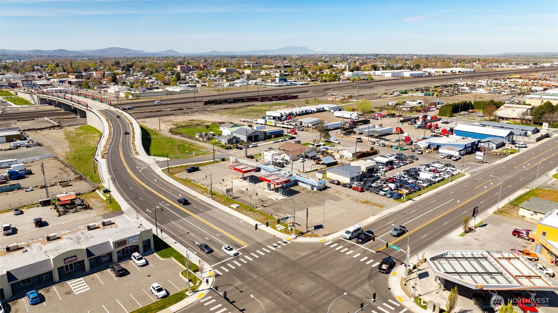 1211 E Lewis Street , Pasco, WA 99301-4306