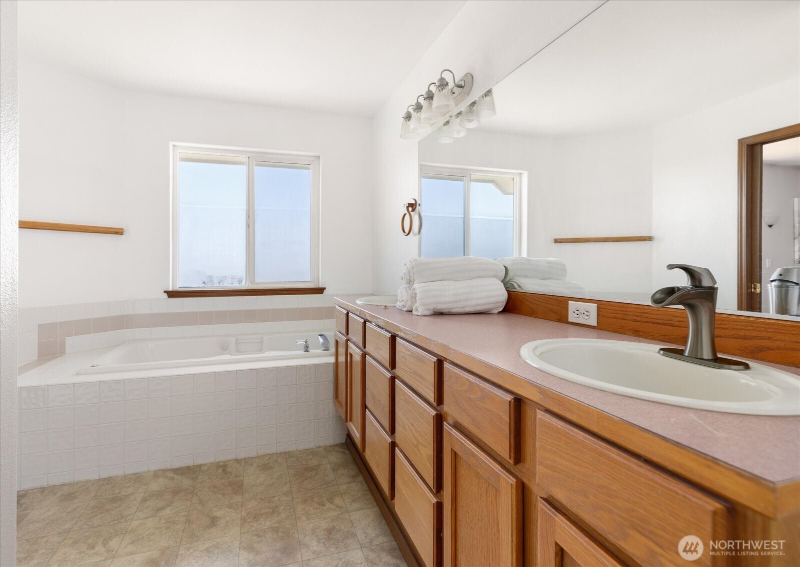 648 Hacienda Drive , Coupeville, WA 98239