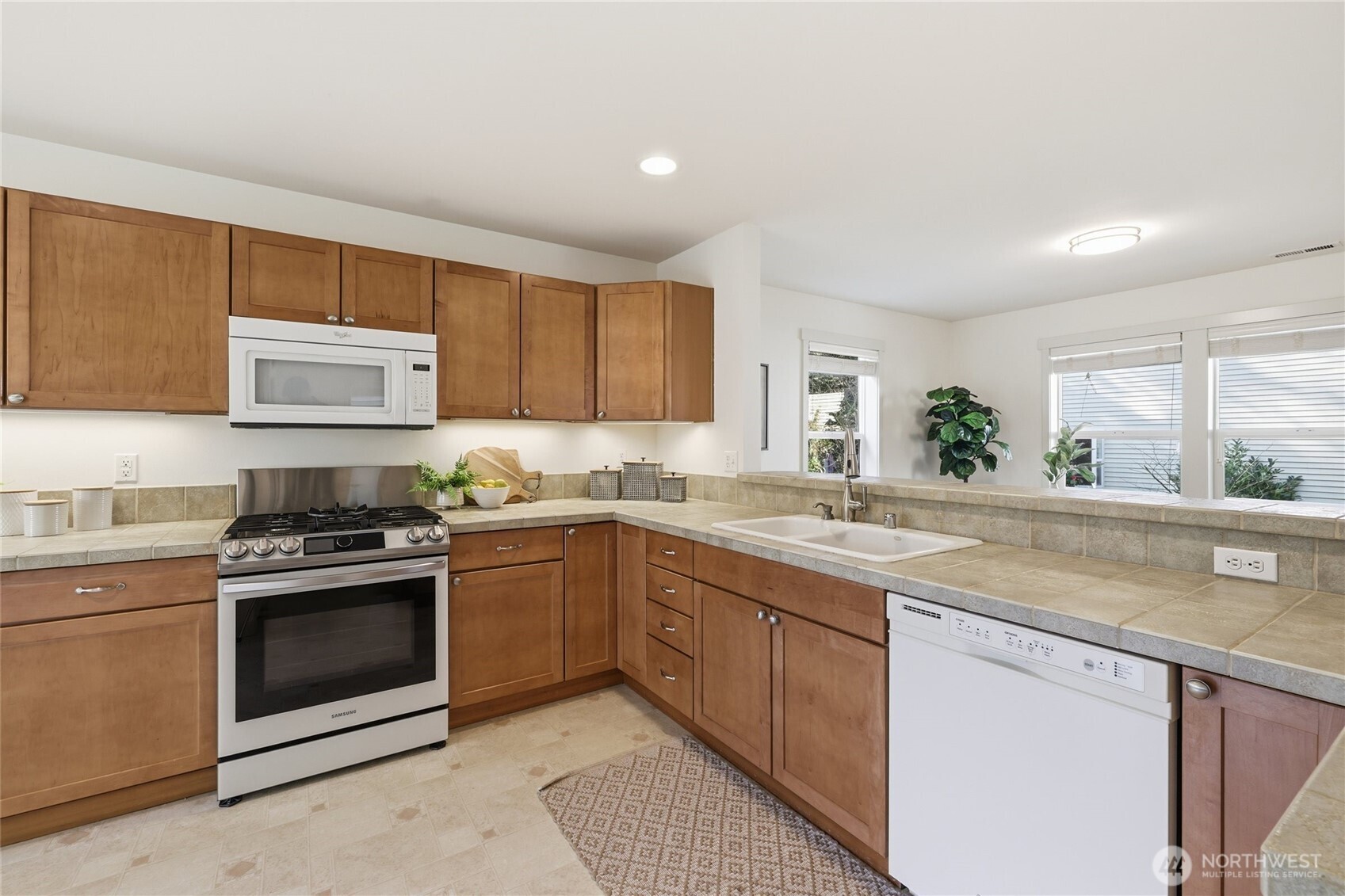 36703 SE Gravenstein Court , Snoqualmie, WA 98065
