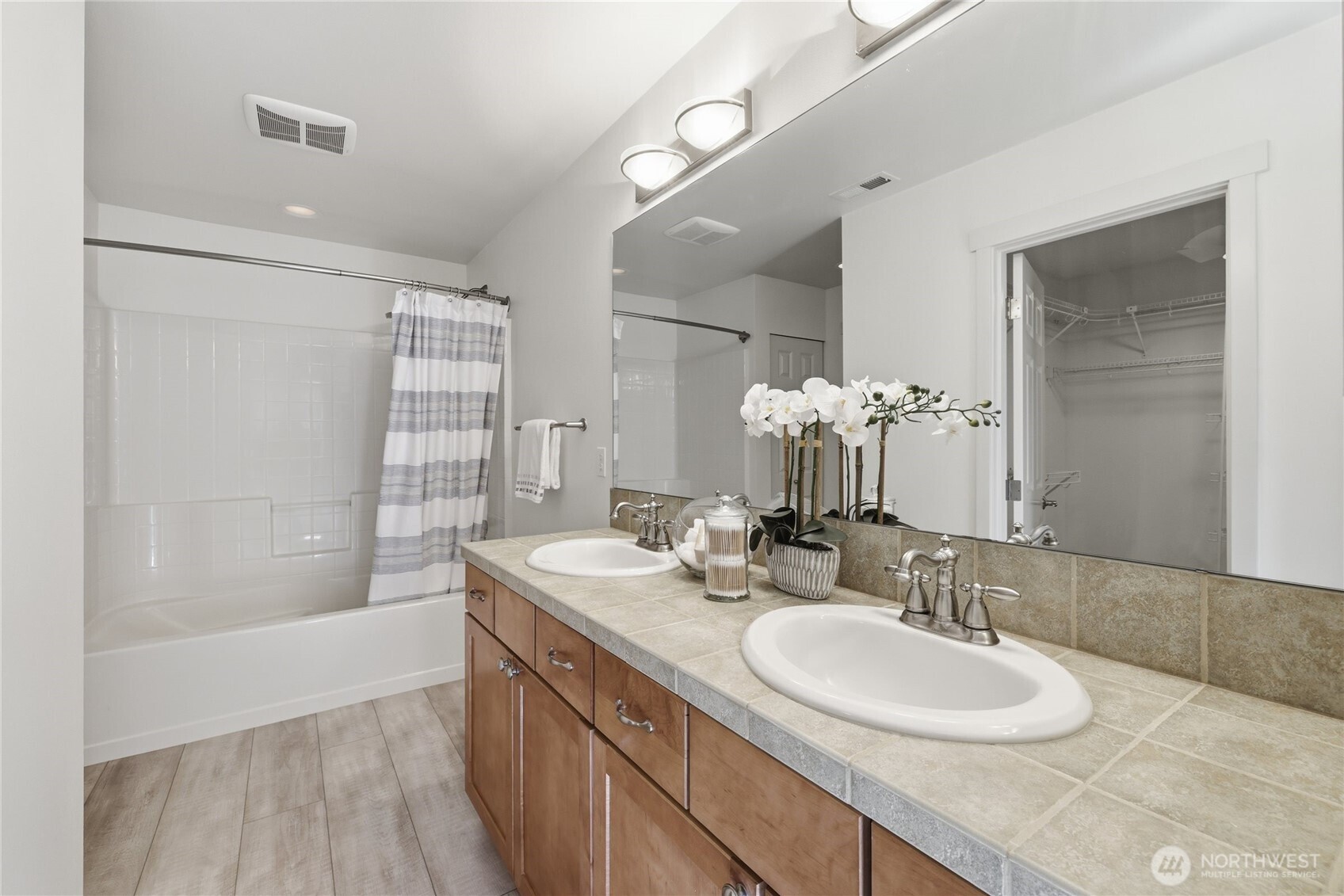 36703 SE Gravenstein Court , Snoqualmie, WA 98065