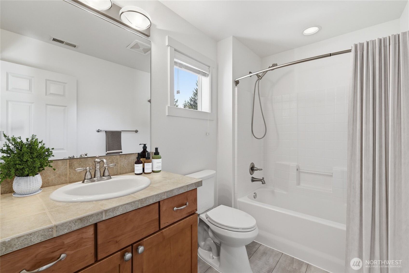 36703 SE Gravenstein Court , Snoqualmie, WA 98065
