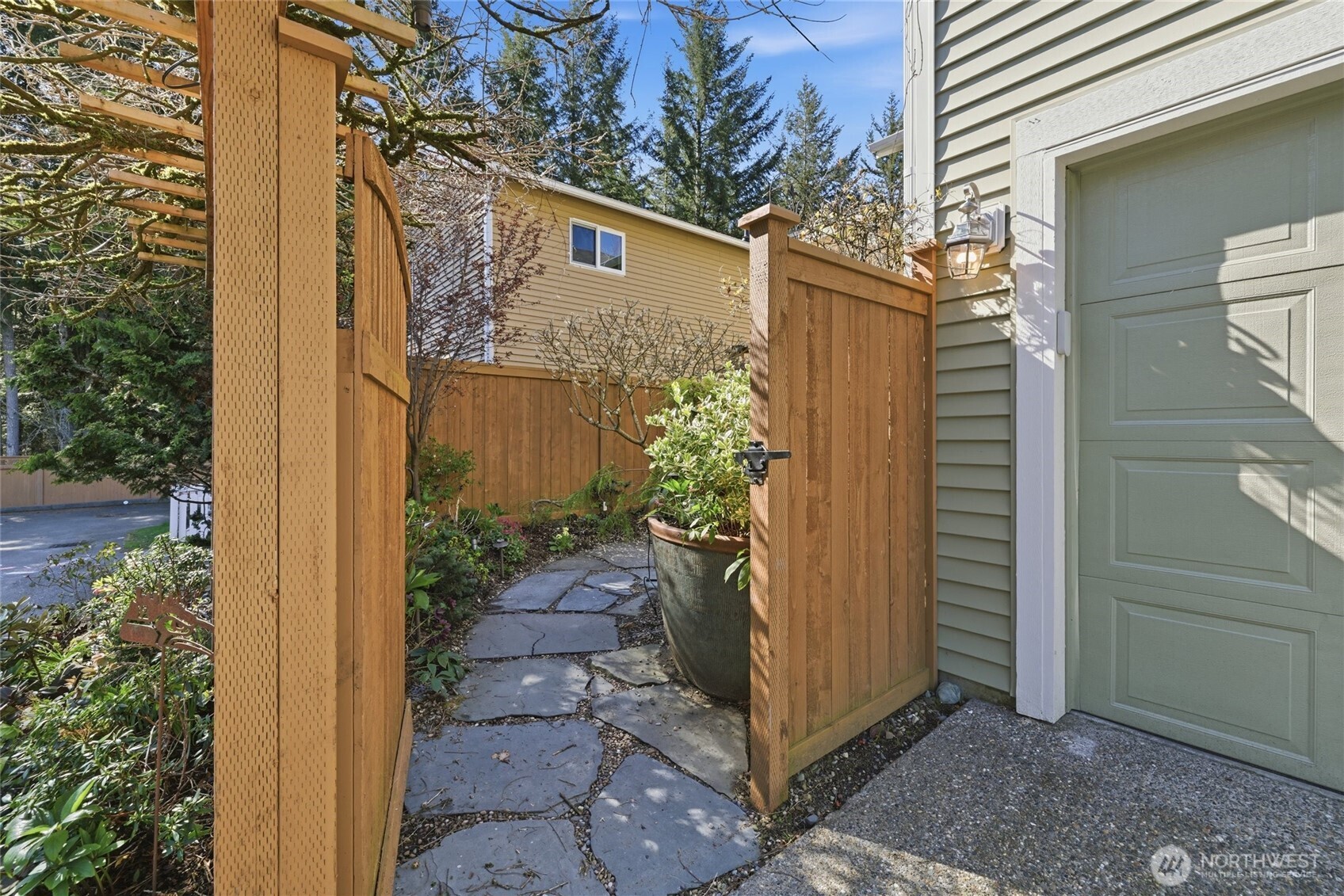 36703 SE Gravenstein Court , Snoqualmie, WA 98065
