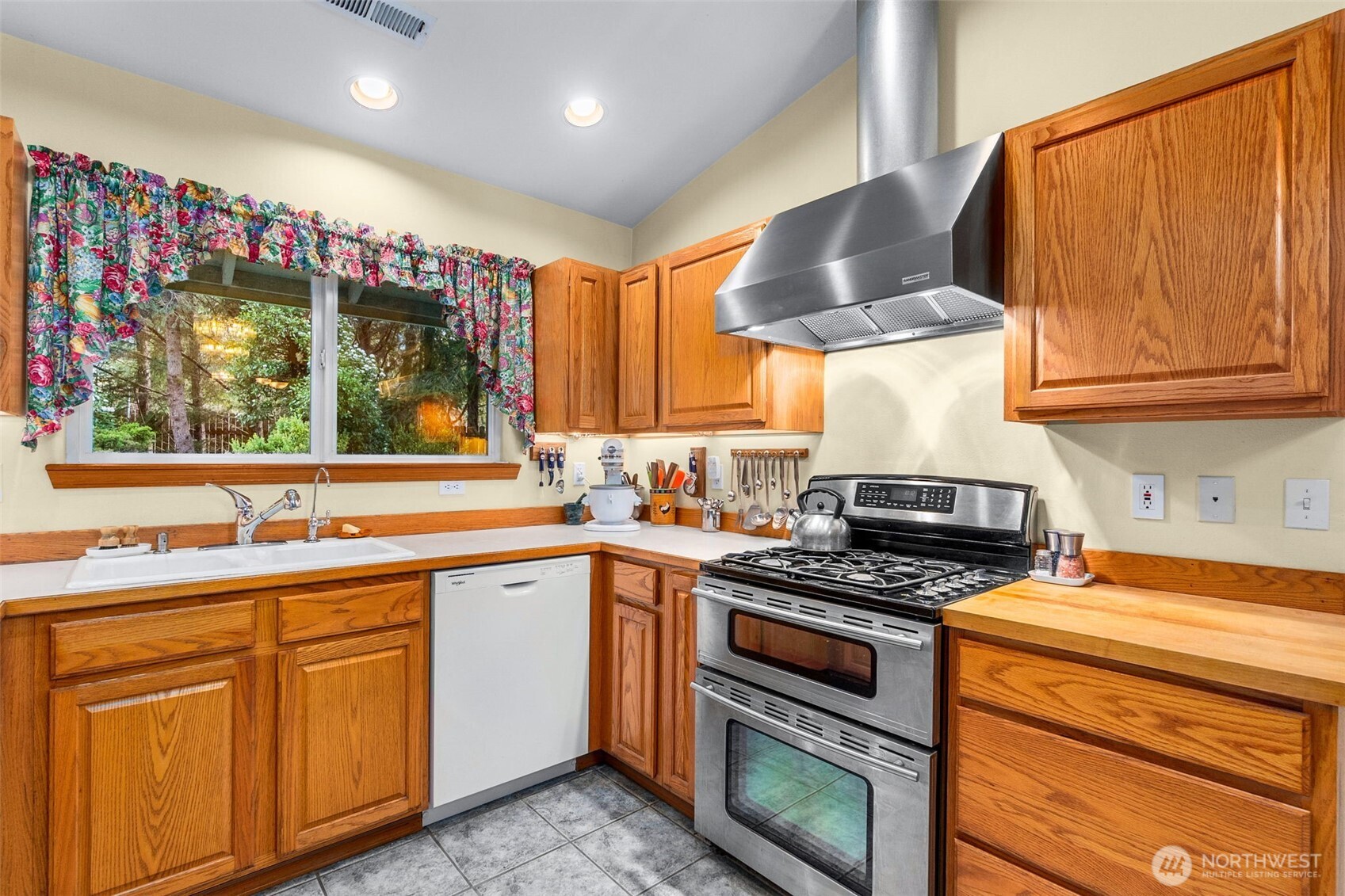 11846 Deer Trail Lane SW, Olympia, WA 98512