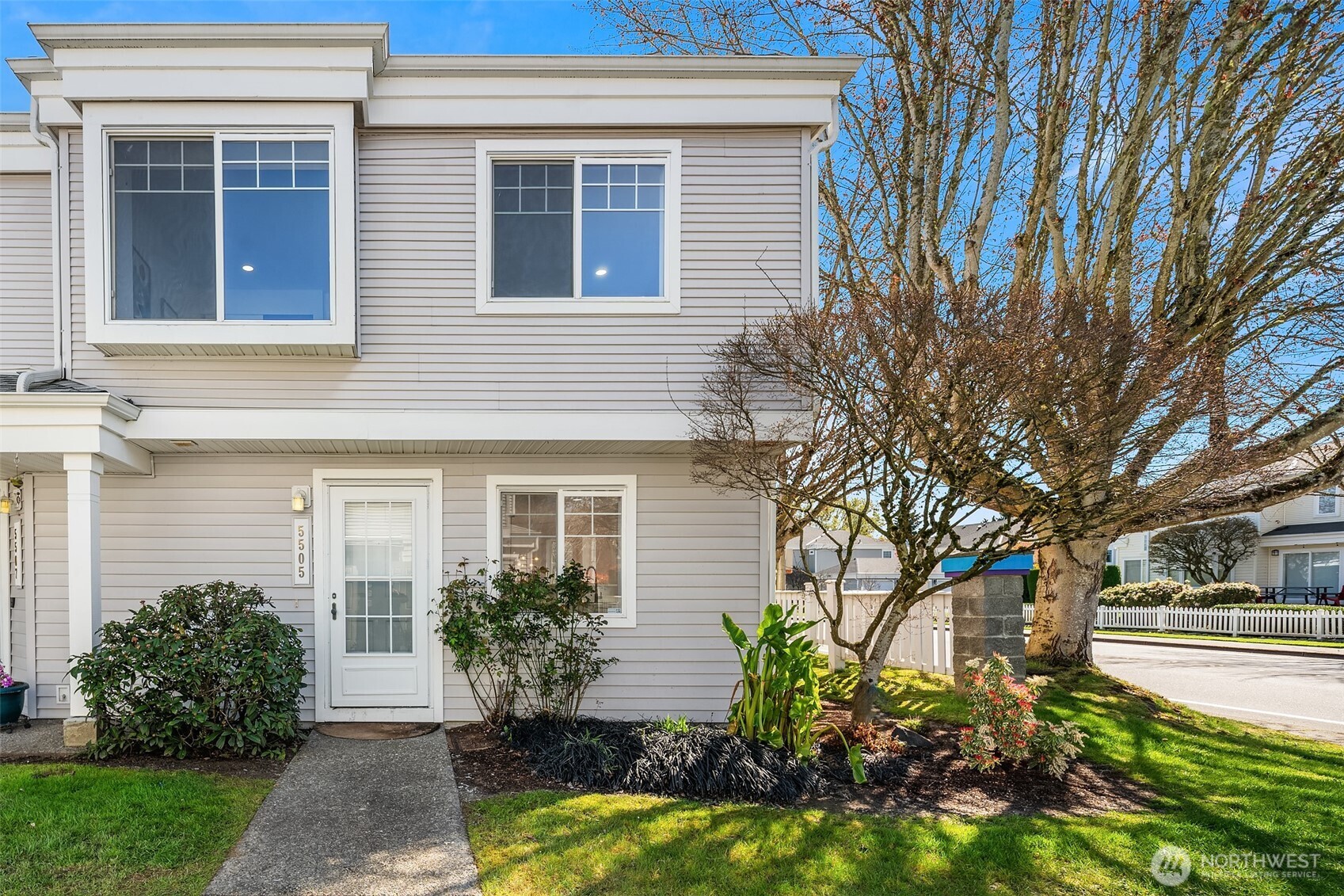 5505 S 236th Place , Kent, WA 98032