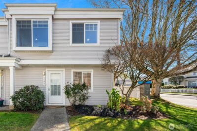 5505 S 236th Place , Kent, WA 98032 - Photo 2
