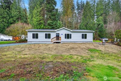 9038 W Pressentin Drive , Concrete, WA 98237