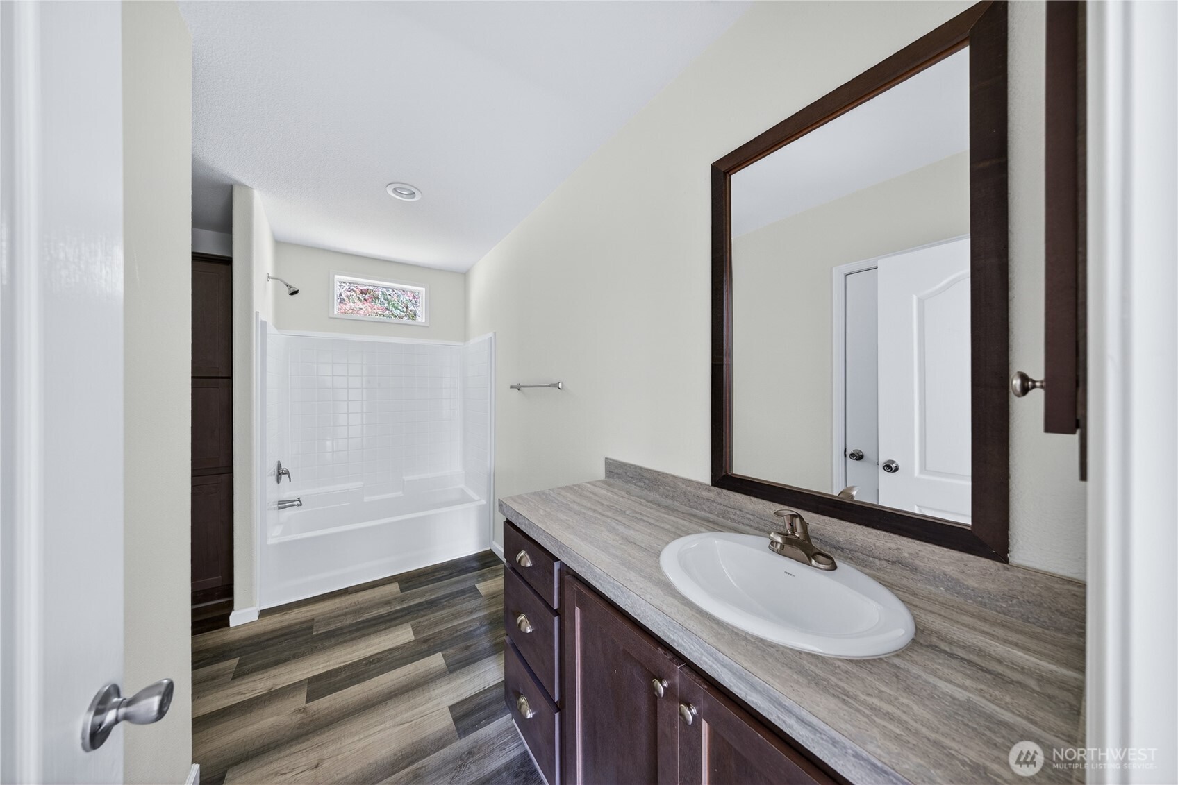 9038 W Pressentin Drive , Concrete, WA 98237