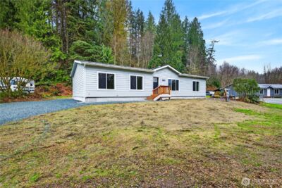 9038 W Pressentin Drive , Concrete, WA 98237 - Photo 2