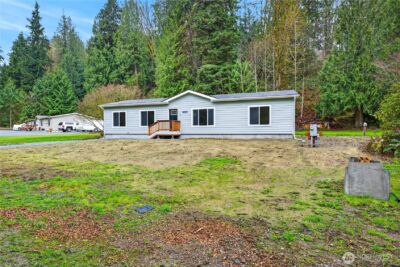 9038 W Pressentin Drive , Concrete, WA 98237 - Photo 3