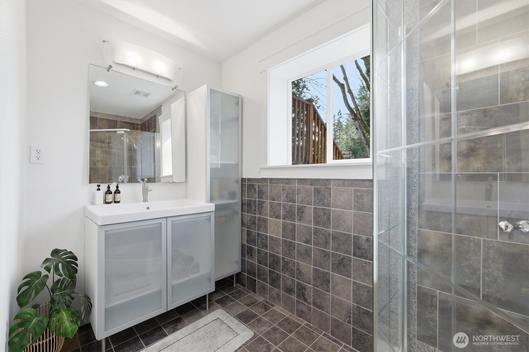 9539 172nd Avenue NE, Redmond, WA 98052