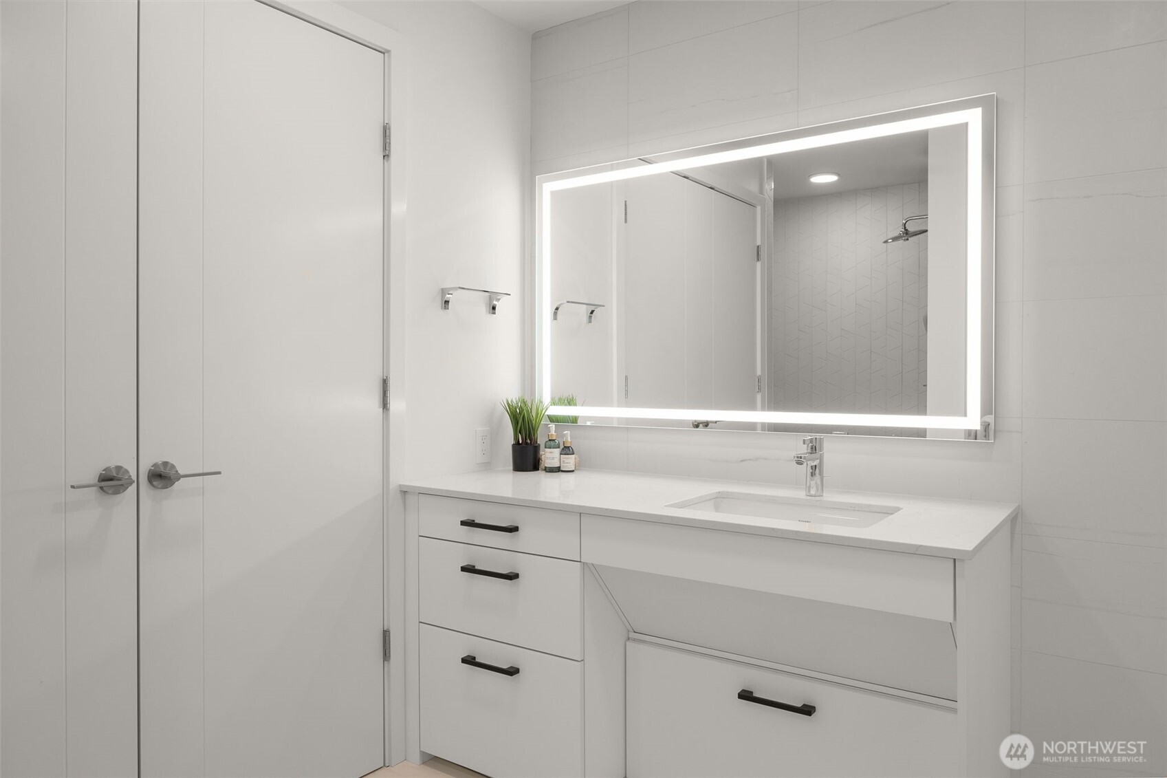 999 110th Avenue NE #202, Bellevue, WA 98004