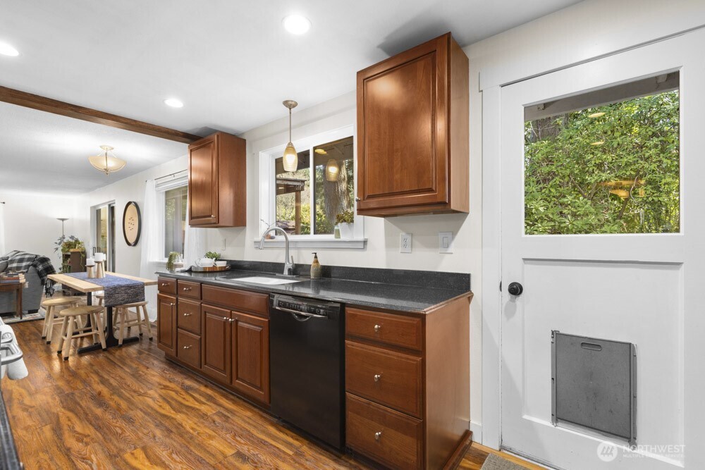 10123 Superior Street SW, Lakewood, WA 98498