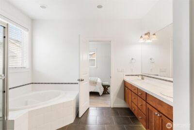 24015 221st Lane SE, Maple Valley, WA 98038-5164 - Photo 18