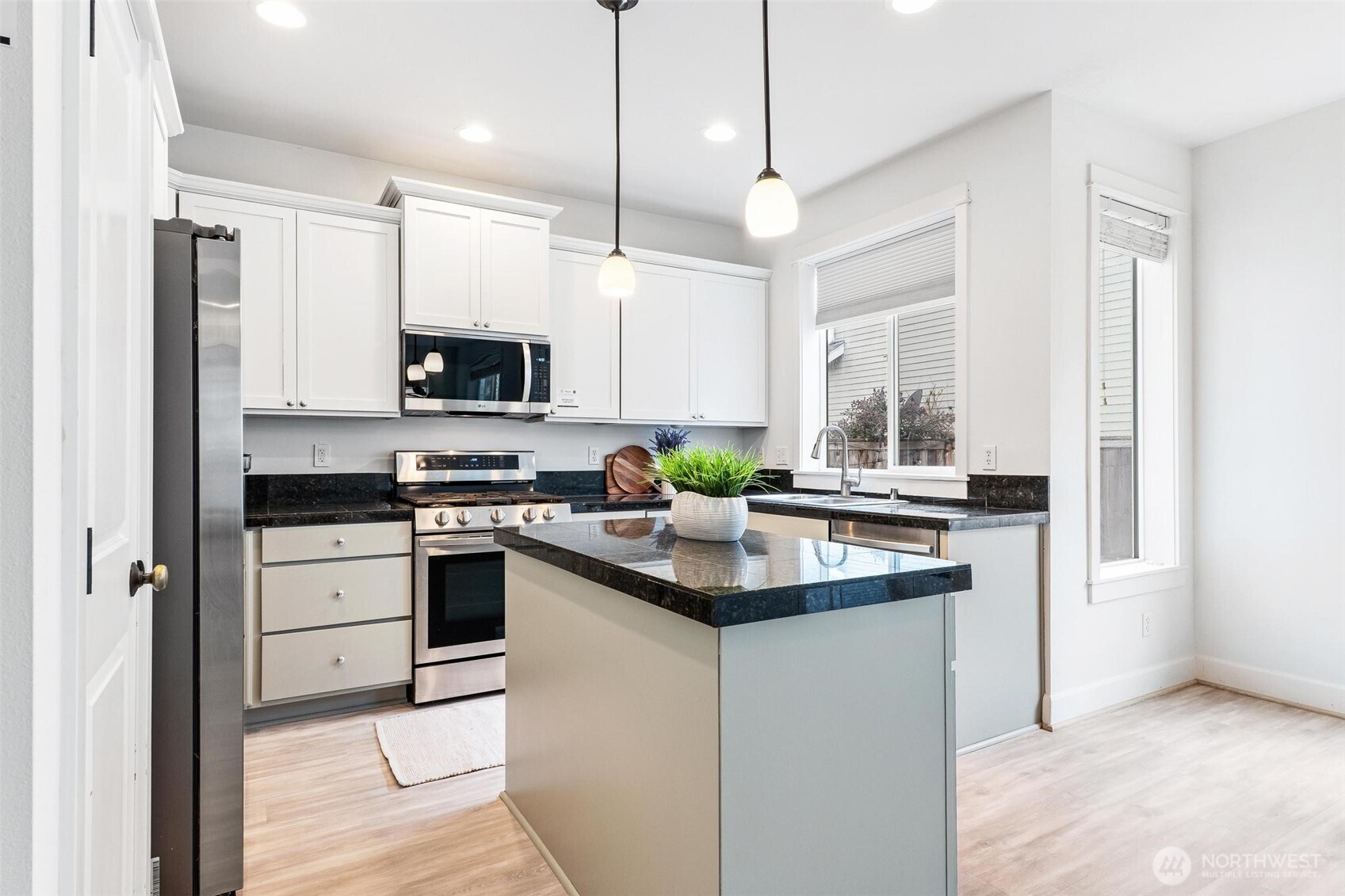 24015 221st Lane SE, Maple Valley, WA 98038-5164