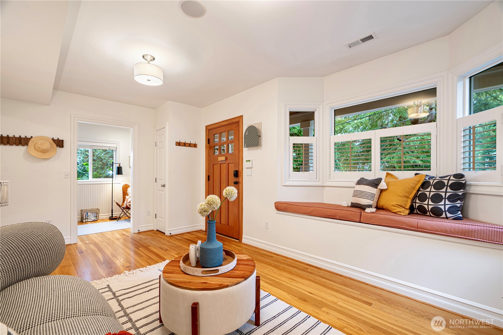 1528 NE 97th St , Seattle, WA 98115