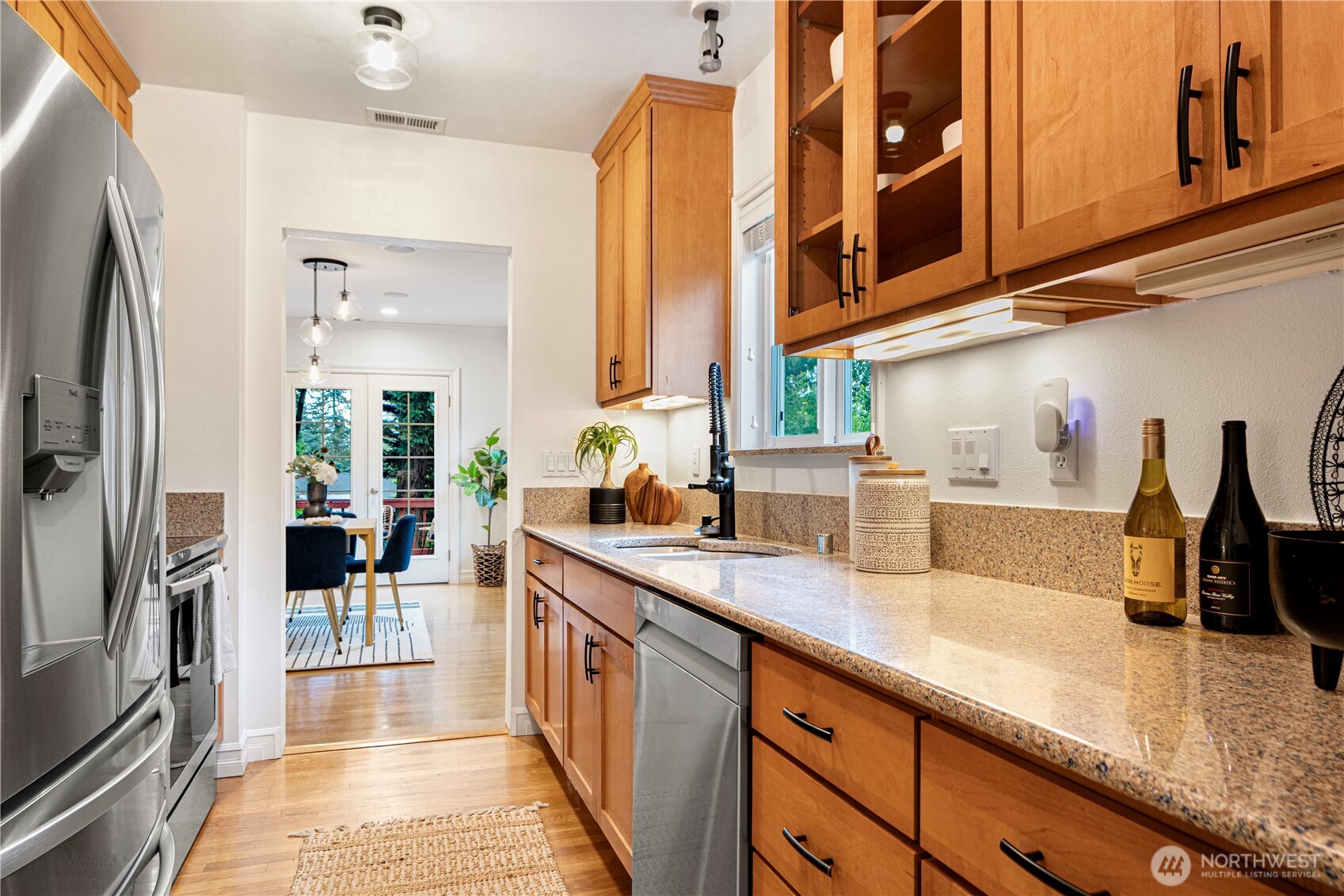 1528 NE 97th St , Seattle, WA 98115