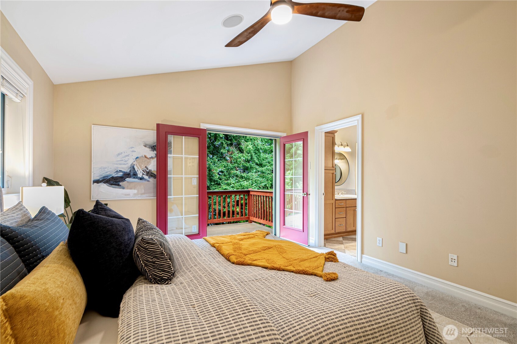 1528 NE 97th St , Seattle, WA 98115