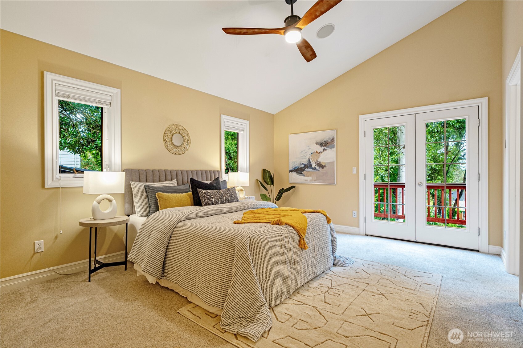 1528 NE 97th St , Seattle, WA 98115