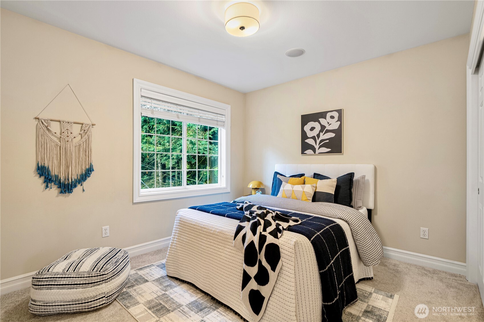 1528 NE 97th St , Seattle, WA 98115