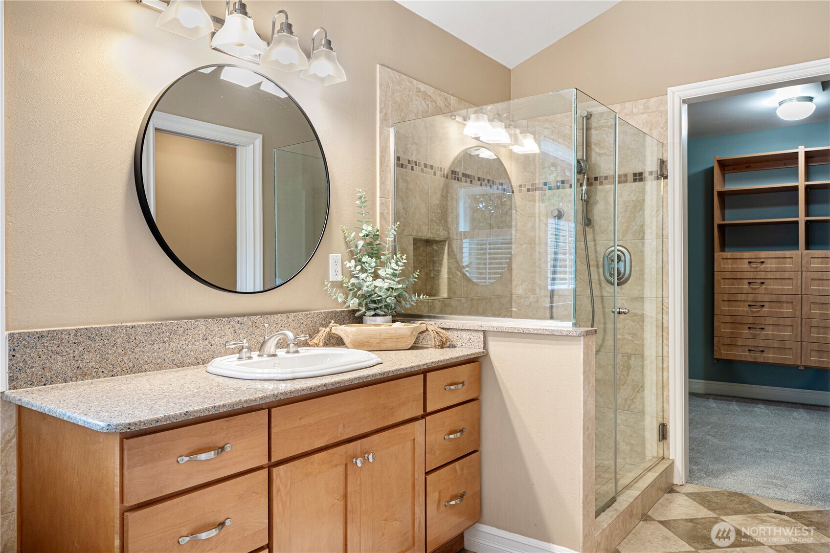 1528 NE 97th St , Seattle, WA 98115