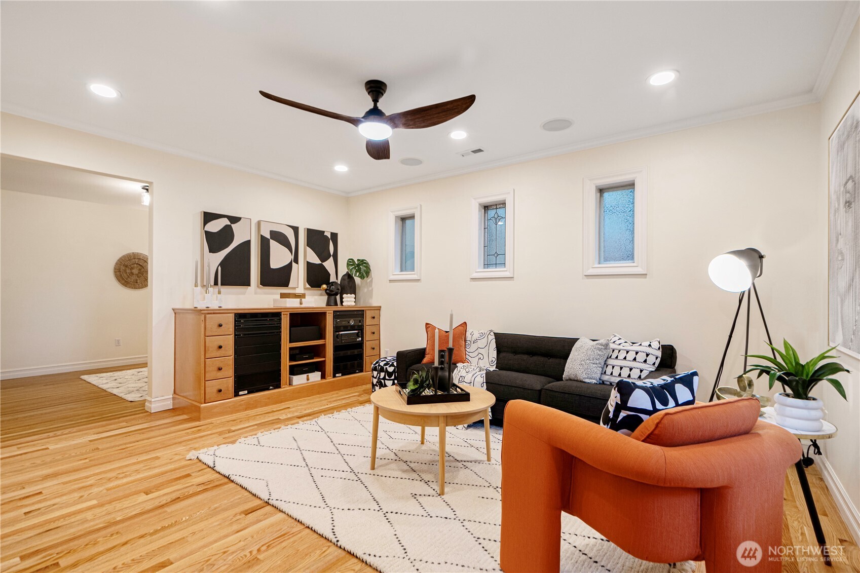 1528 NE 97th St , Seattle, WA 98115