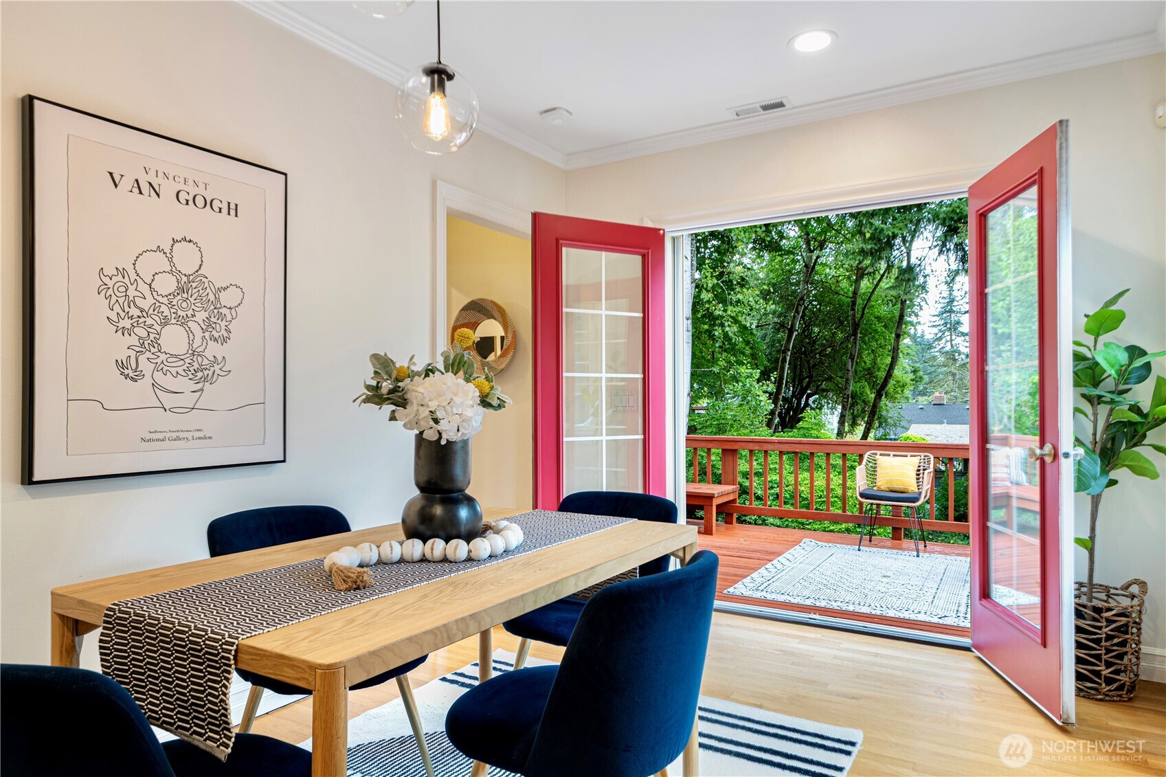 1528 NE 97th St , Seattle, WA 98115