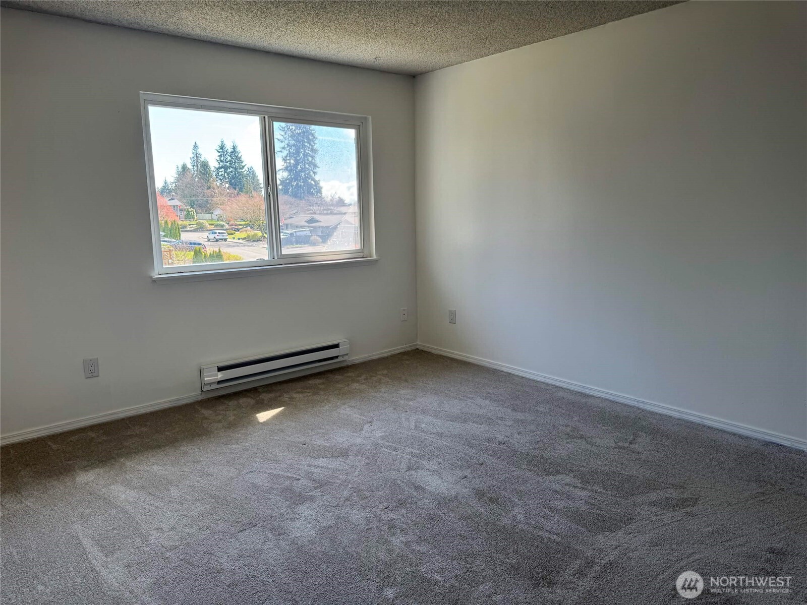 8823 Holly Drive #H204, Everett, WA 98208