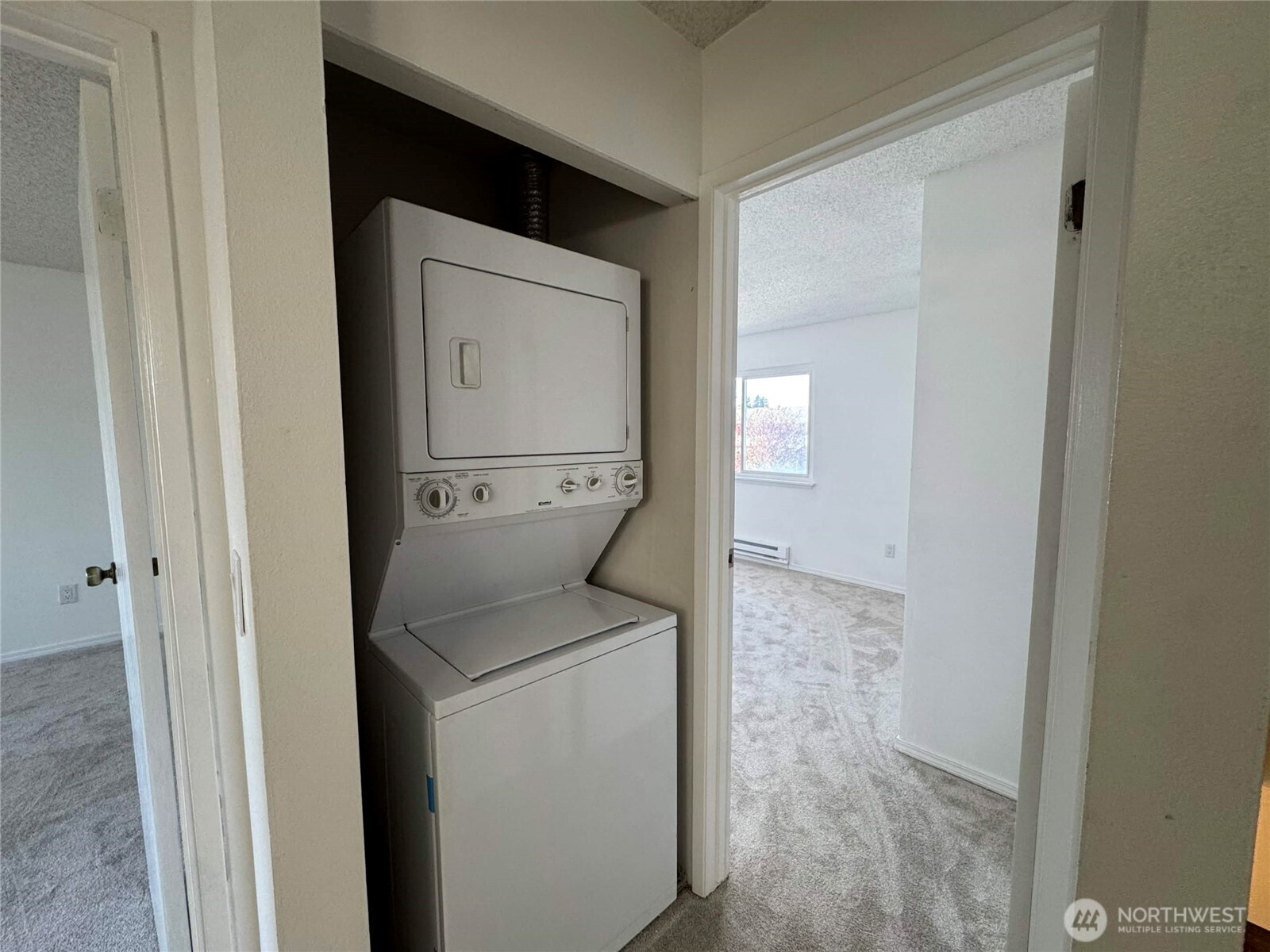 8823 Holly Drive #H204, Everett, WA 98208