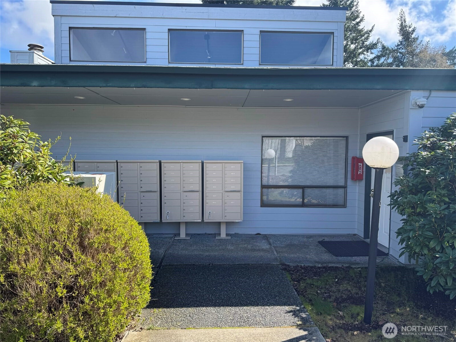8823 Holly Drive #H204, Everett, WA 98208