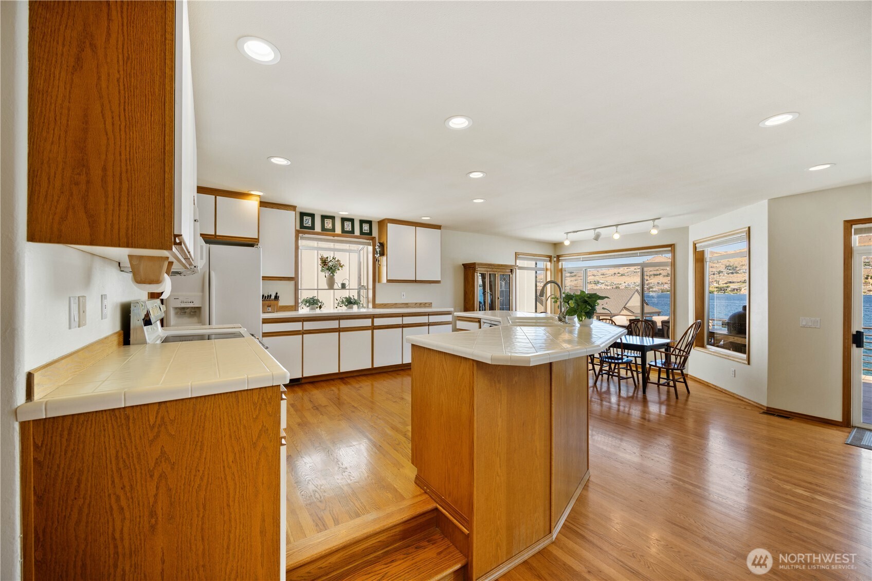 2031 W Terrace Avenue , Chelan, WA 98816