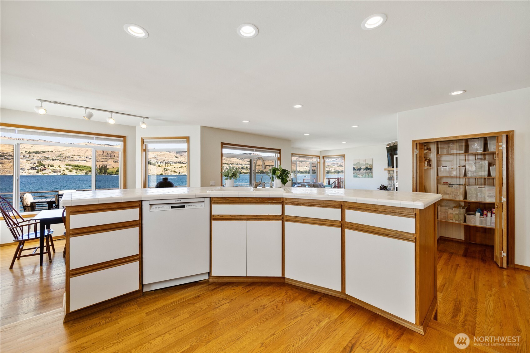 2031 W Terrace Avenue , Chelan, WA 98816