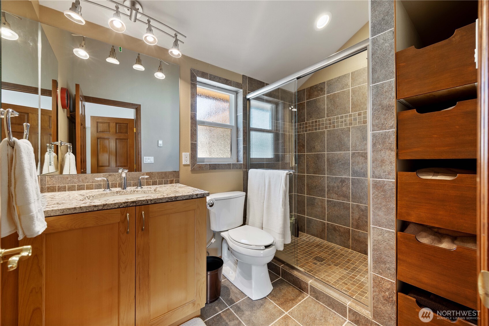 2031 W Terrace Avenue , Chelan, WA 98816