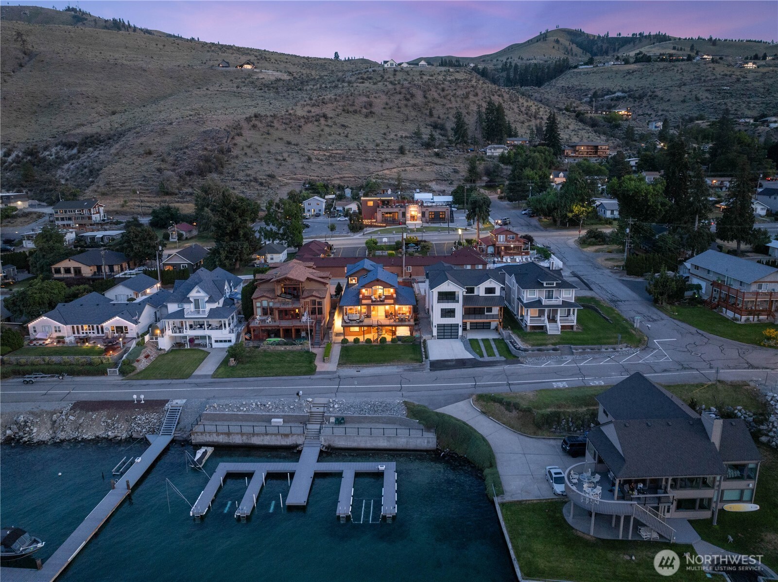 2031 W Terrace Avenue , Chelan, WA 98816