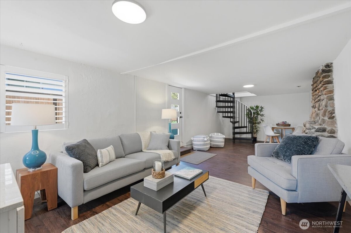 1715 SW Trenton Street , Seattle, WA 98106