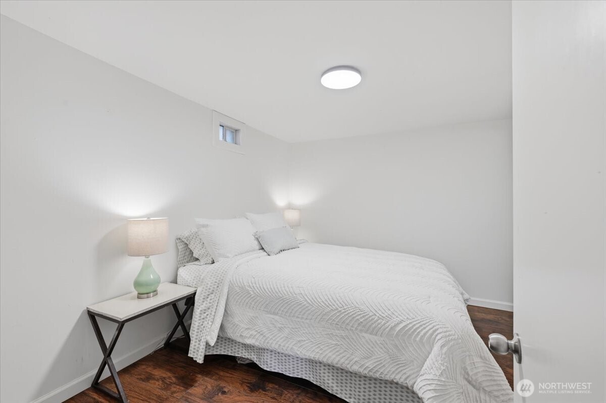 1715 SW Trenton Street , Seattle, WA 98106