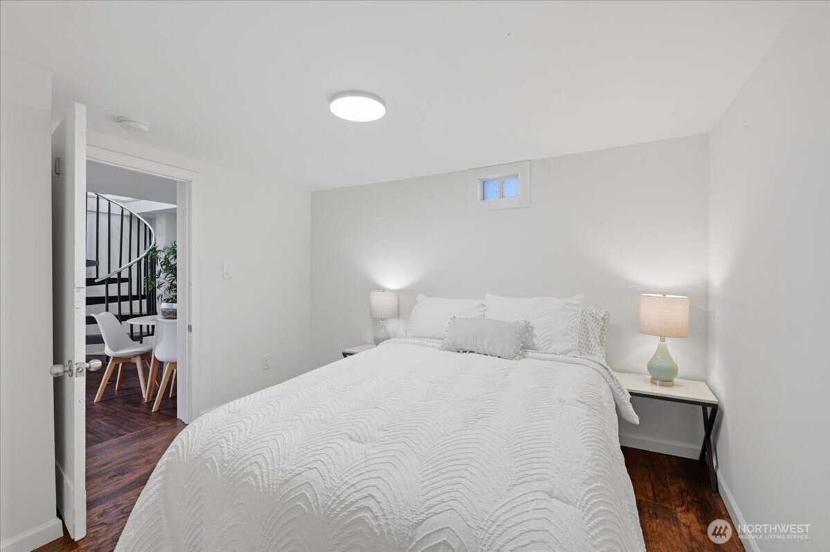 1715 SW Trenton Street , Seattle, WA 98106