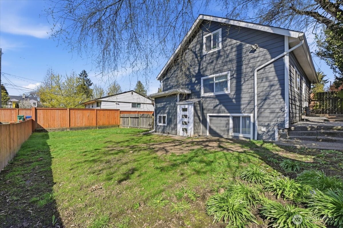 1715 SW Trenton Street , Seattle, WA 98106